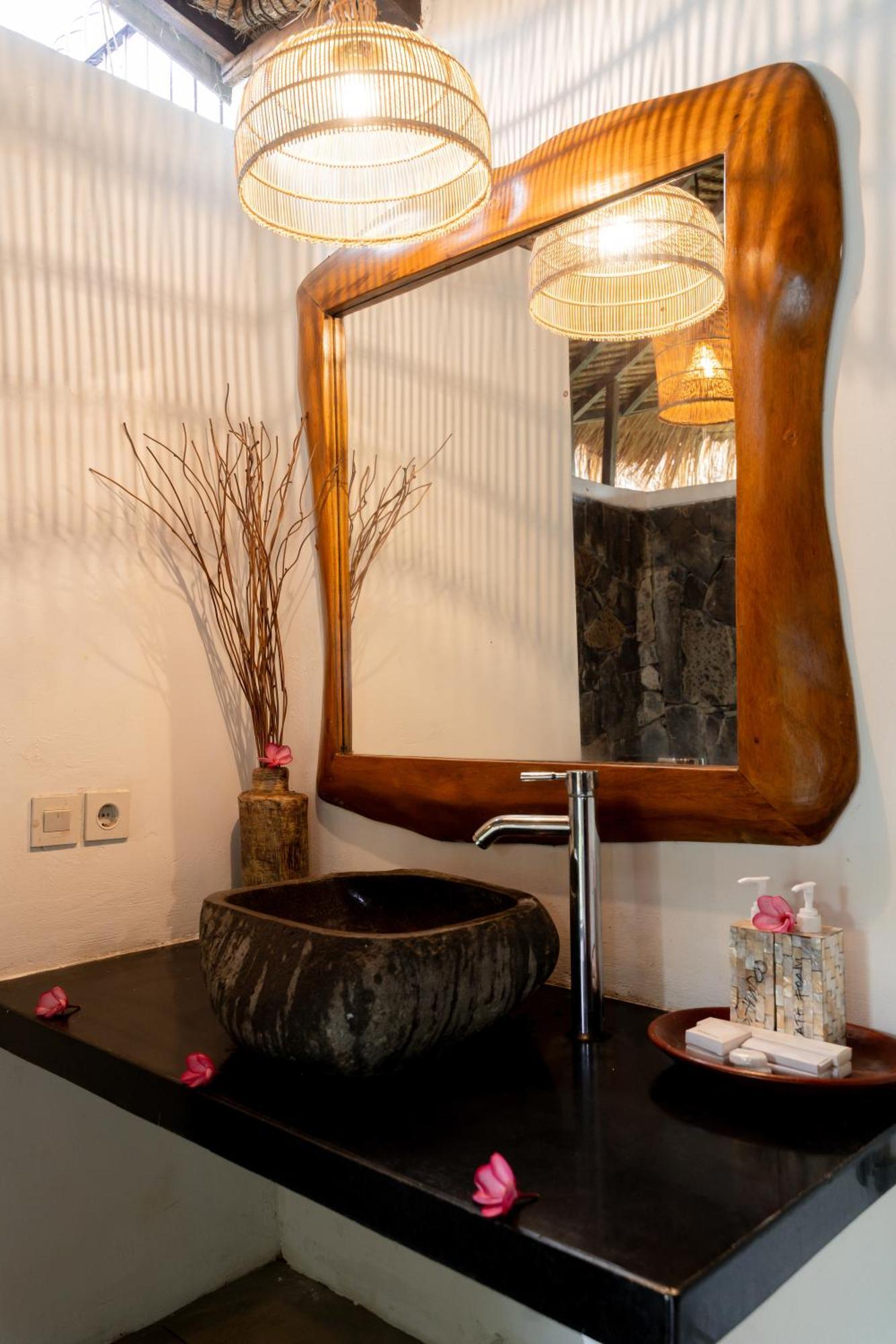 Puri Samaira Villa Tanjung  Екстериор снимка